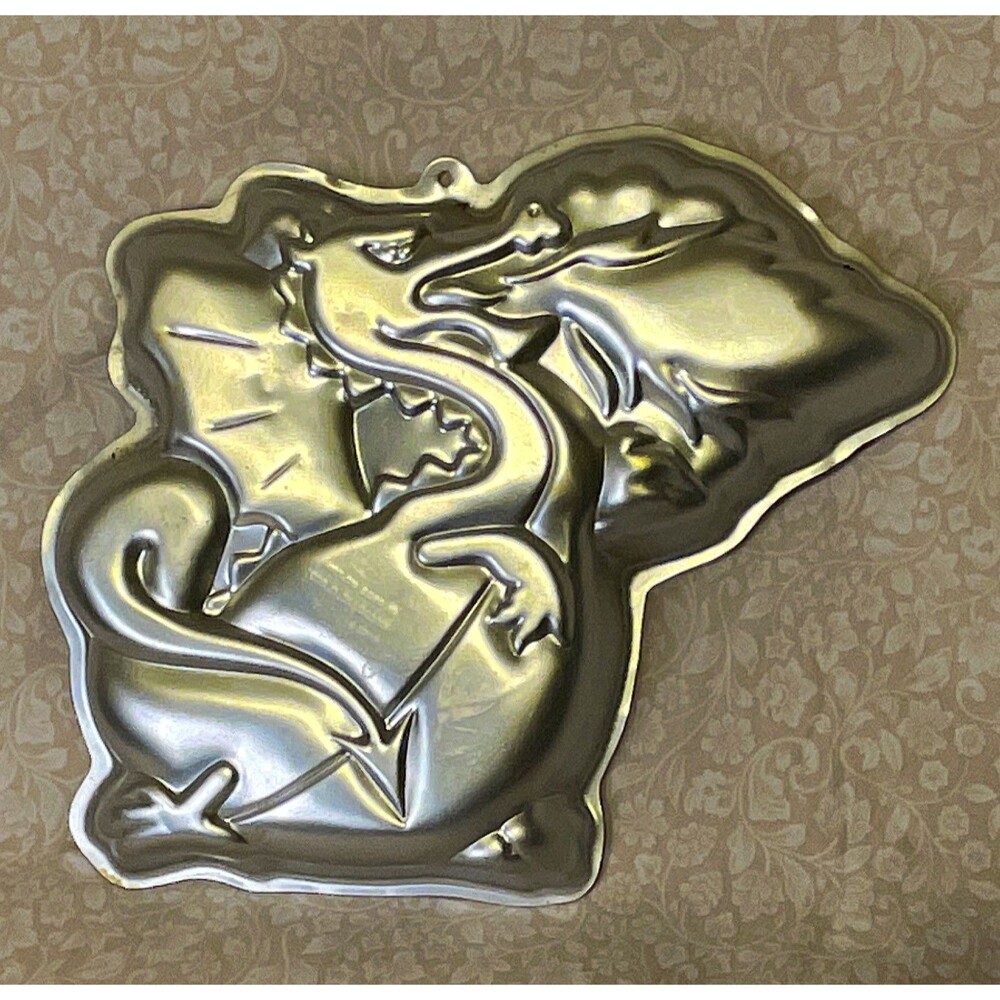 Wilton 2105-1750 Vintage 1984 Dragon Non-Stick Aluminum Cake Pan 4-5 Cup
